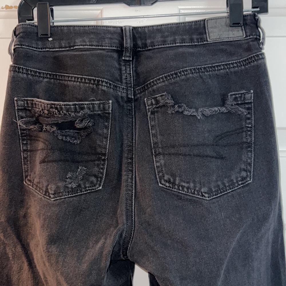 AE Ripped Mom Jean - Picture 5 of 8